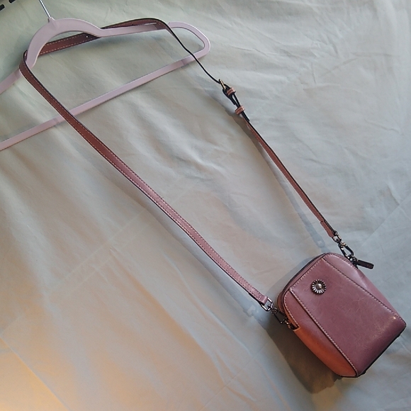 Elegant Pink Leather Crossbody Bag - Picture 2 of 16